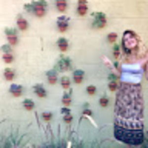 Meet your Posher, Lois